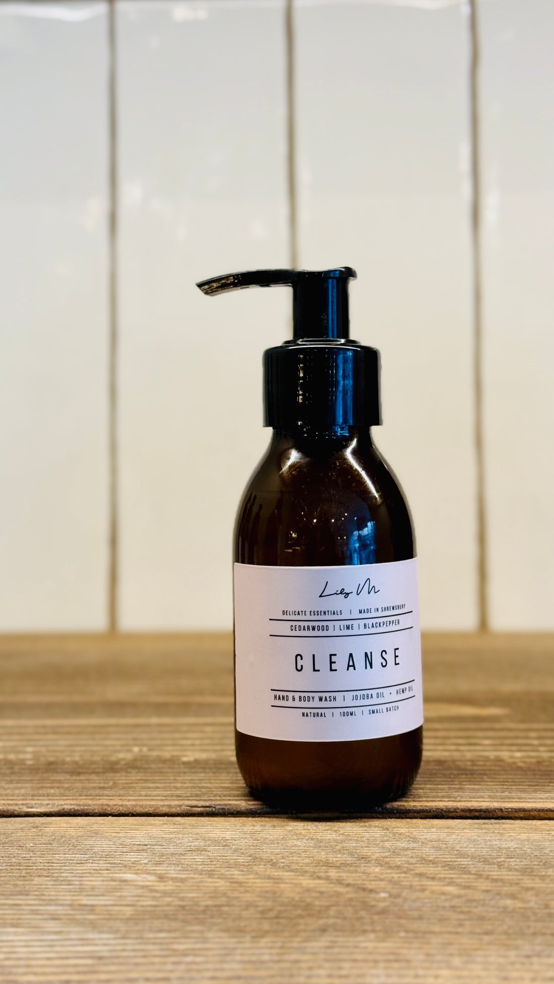 travel size handwash bottle 100ml with a black pump