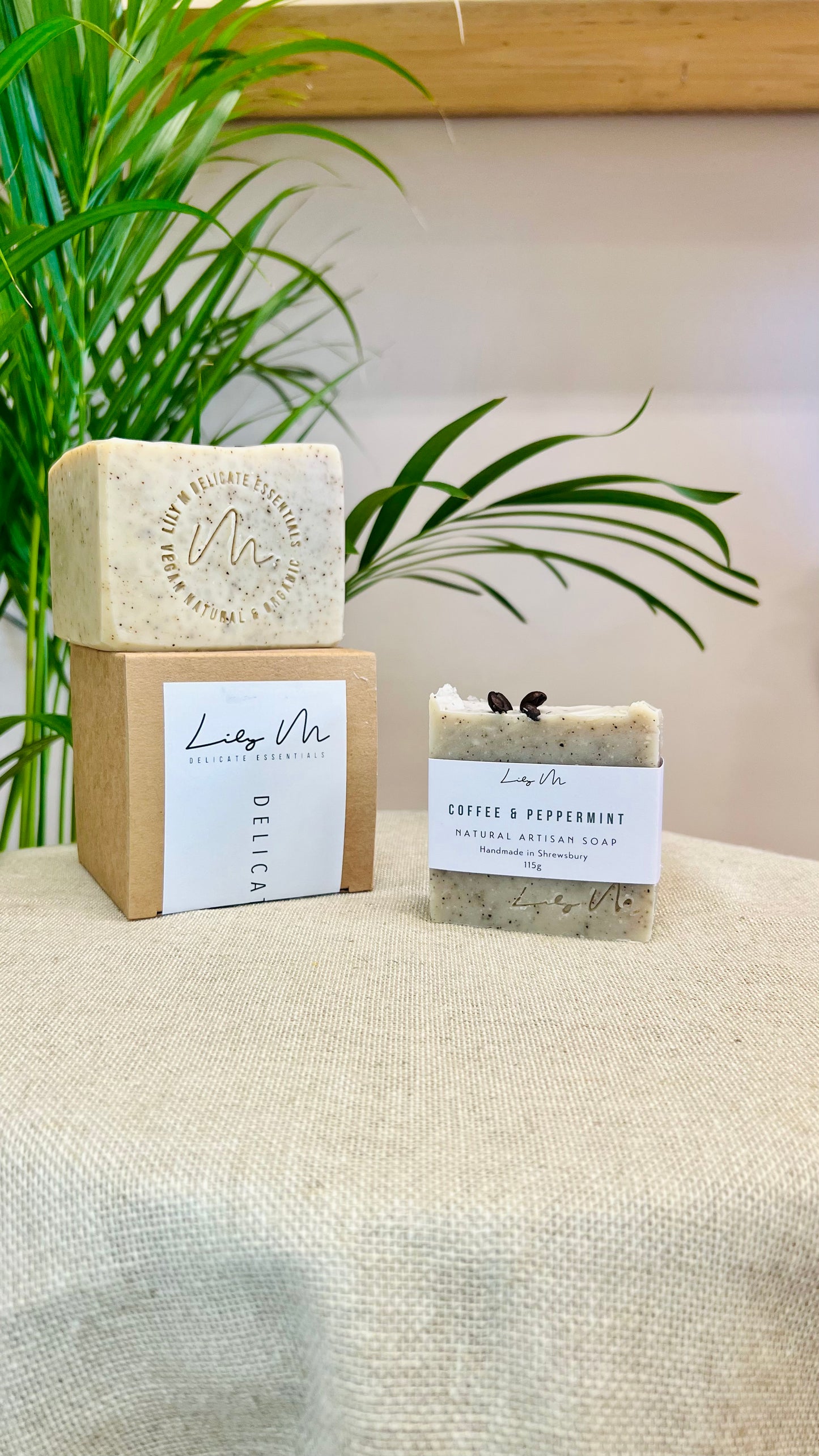 Exfoliating Coffee Grounds & Peppermint Soap Body Bar