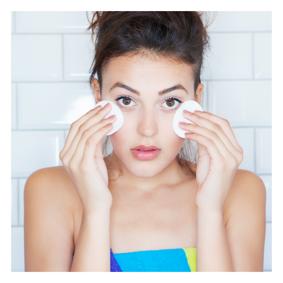Cleanser Vs Wipes - Why using wipes could be more damaging to your skin.