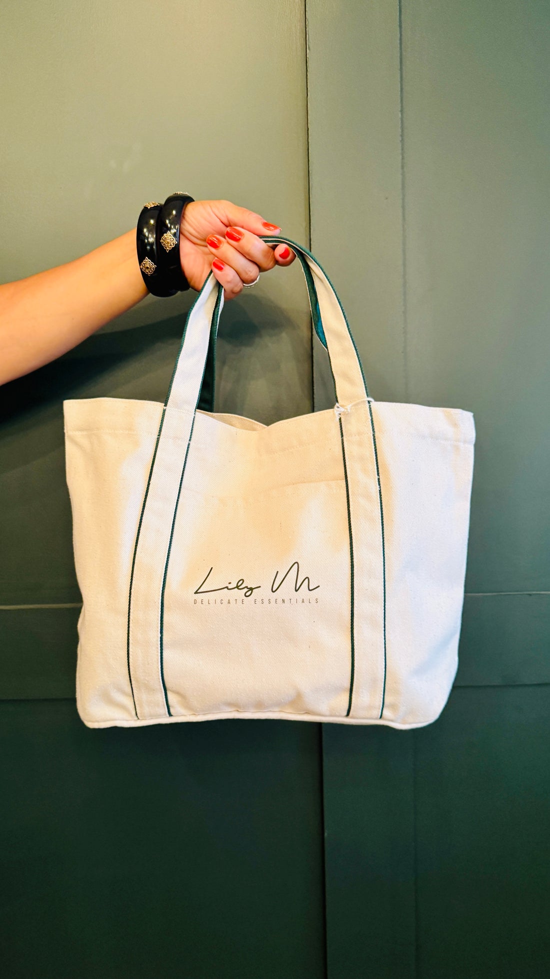 Lily M Court Side Tote
