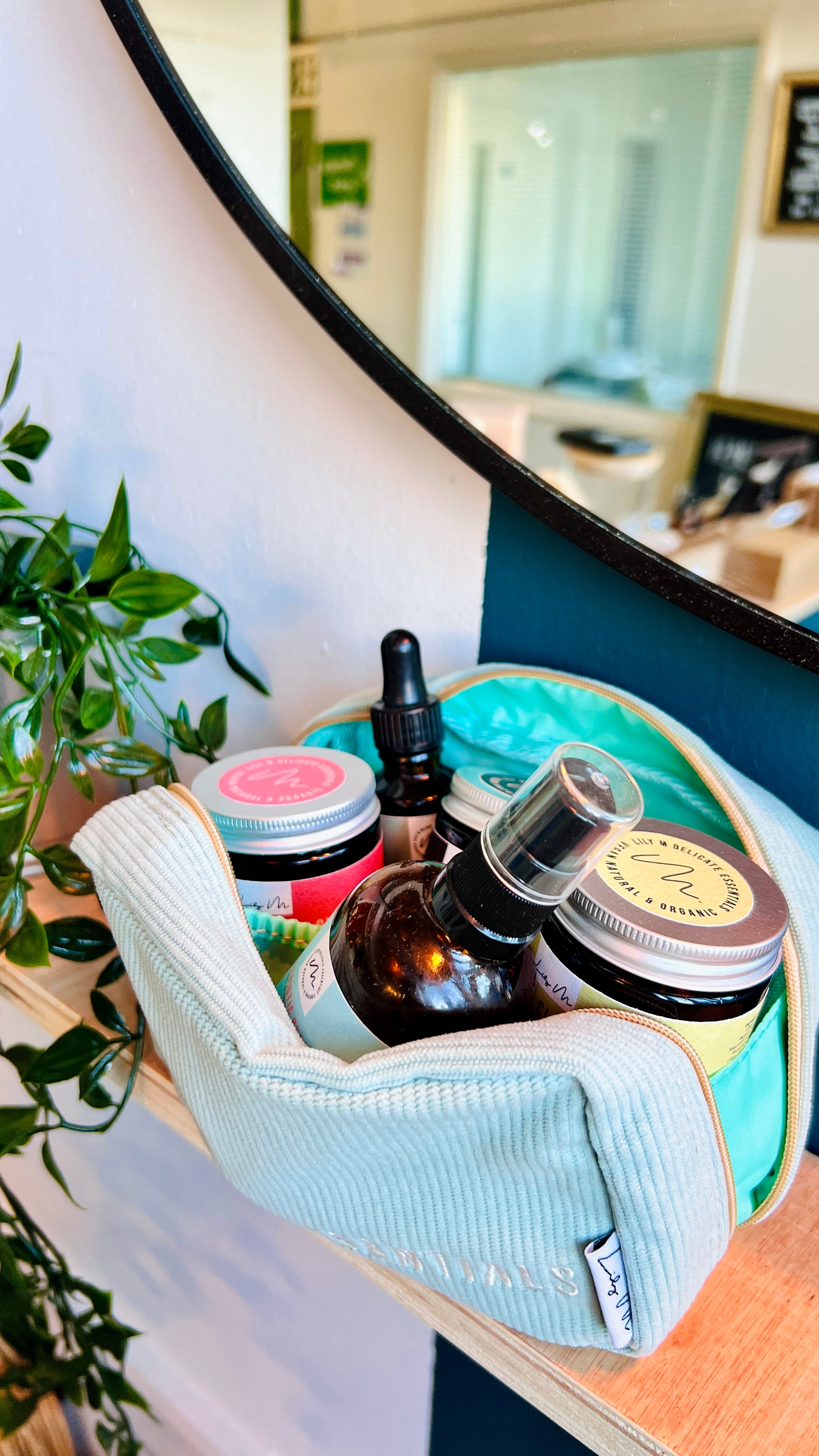 Essentials Beauty Bag