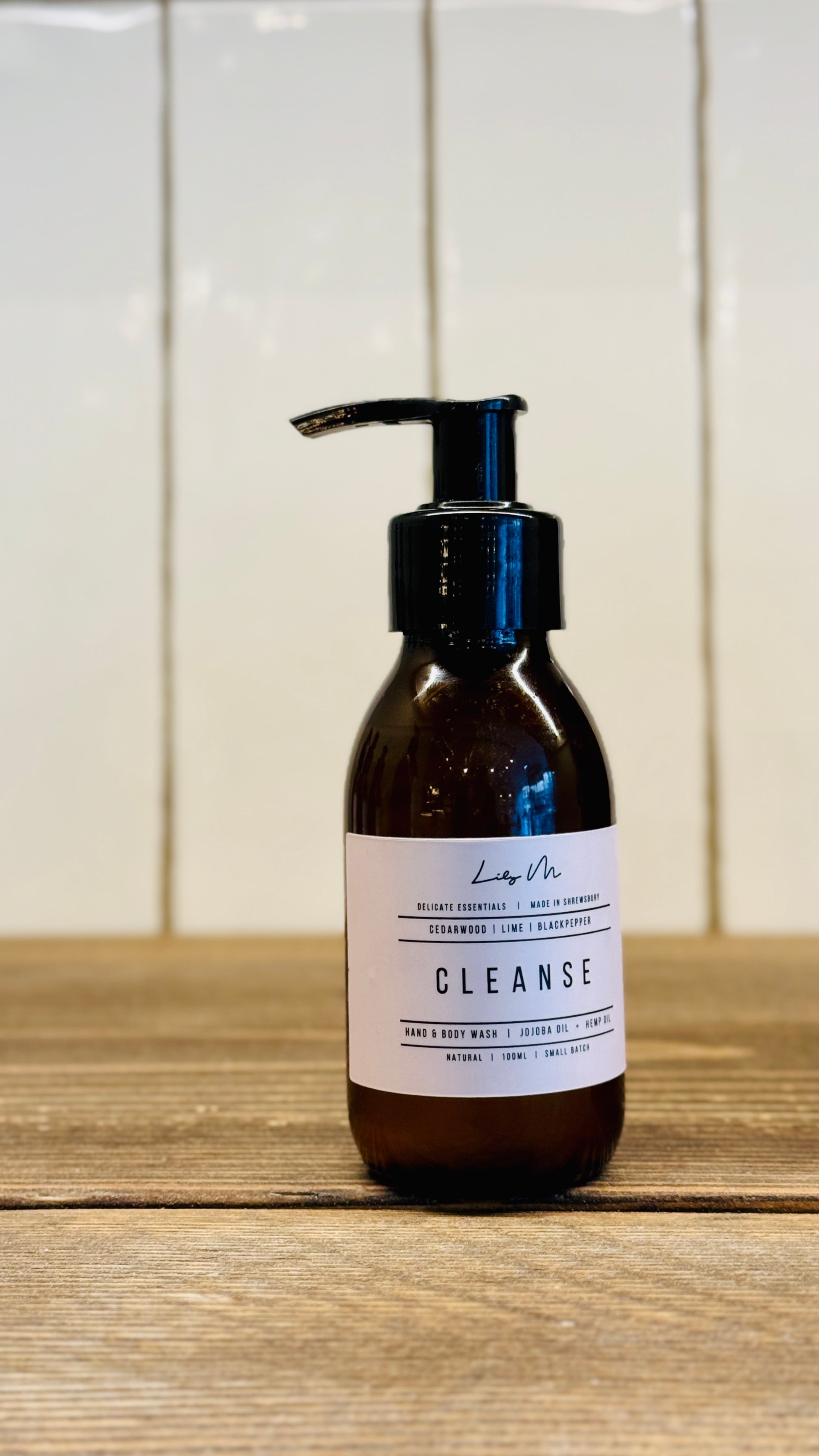 travel size handwash bottle 100ml with a black pump